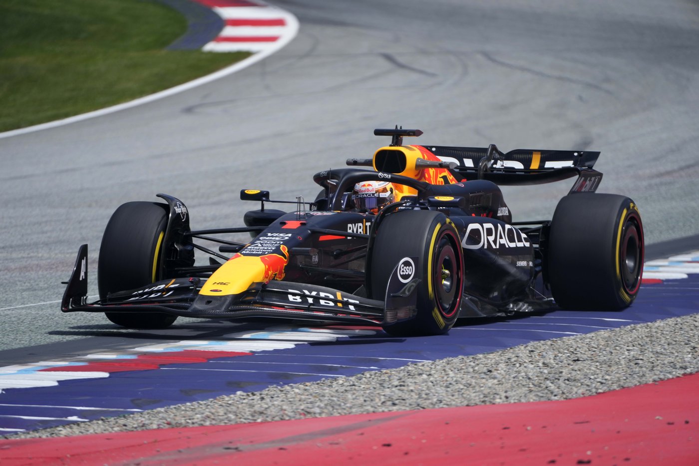 Max Verstappen subira la pression de Lando Norris lors du Grand Prix de F1 d’Autriche