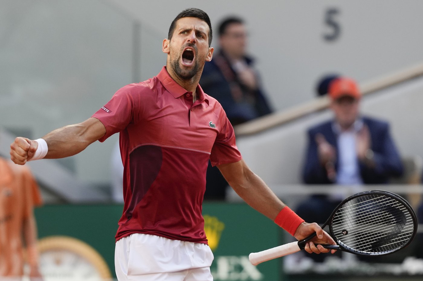 Djokovic vient à bout de Cerundolo et établit un nouveau record en Grand Chelem