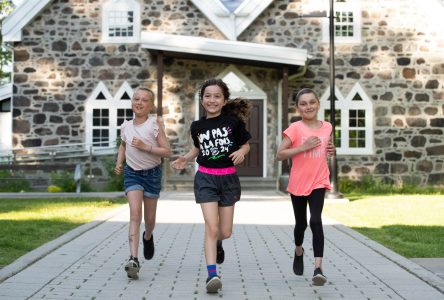 À 9 ans, elle court 30 km pour soutenir ses deux amies
