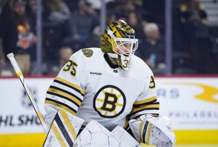 Les Bruins échangent le gardien Linus Ullmark aux Sénateurs