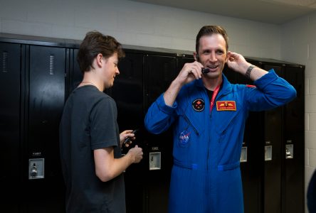 L’école St-Johns accueille l’astronaute Joshua Kutryck