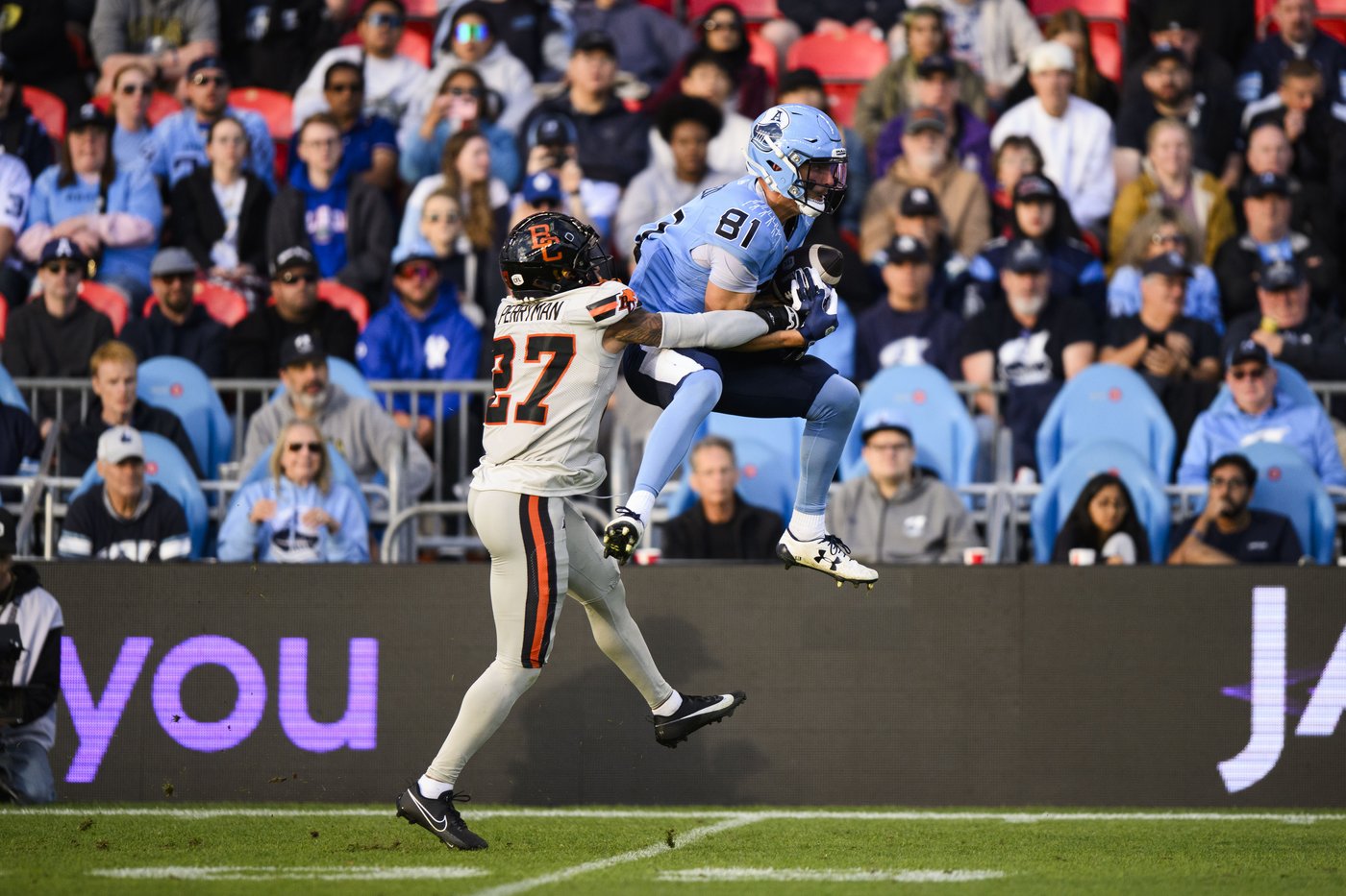 Dukes mène les Argonauts vers un gain de 35-27 contre les Lions