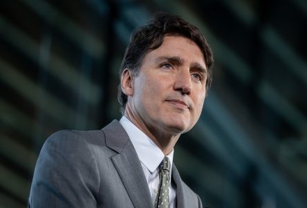 Malgré un revers en partielle, les ministres libéraux ralliés derrière Justin Trudeau
