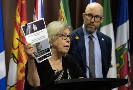 Elizabeth May est «soulagée» après avoir lu le rapport non caviardé sur l’ingérence