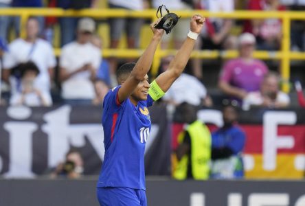 Mbappé marque à son retour au jeu, mais la France fait match nul contre la Pologne