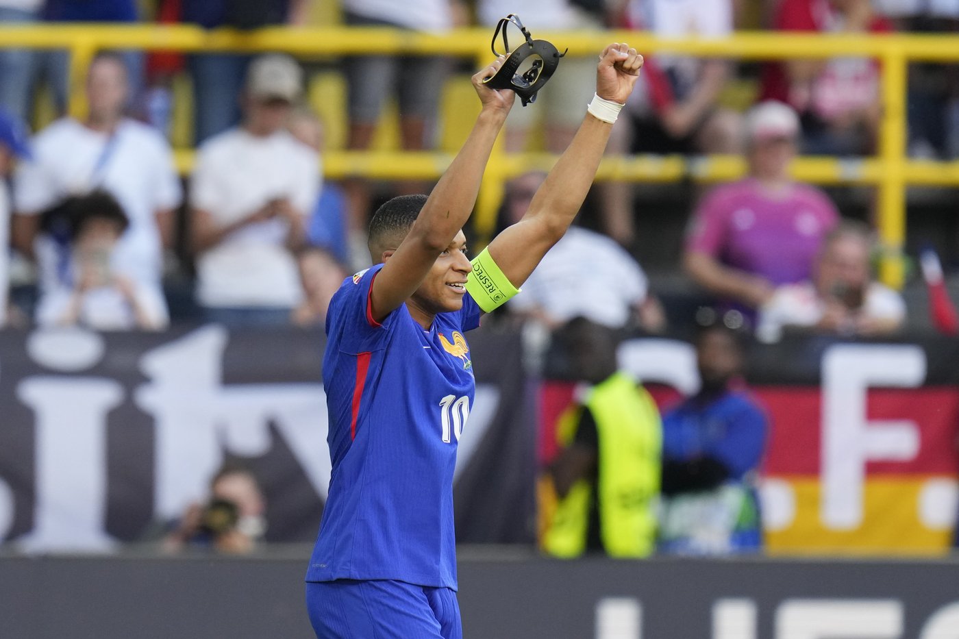 Mbappé marque à son retour au jeu, mais la France fait match nul contre la Pologne