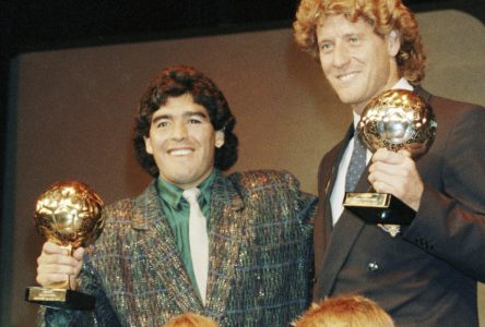 Querelle entourant la vente aux enchères du Ballon d’Or remis à Maradona en 1986