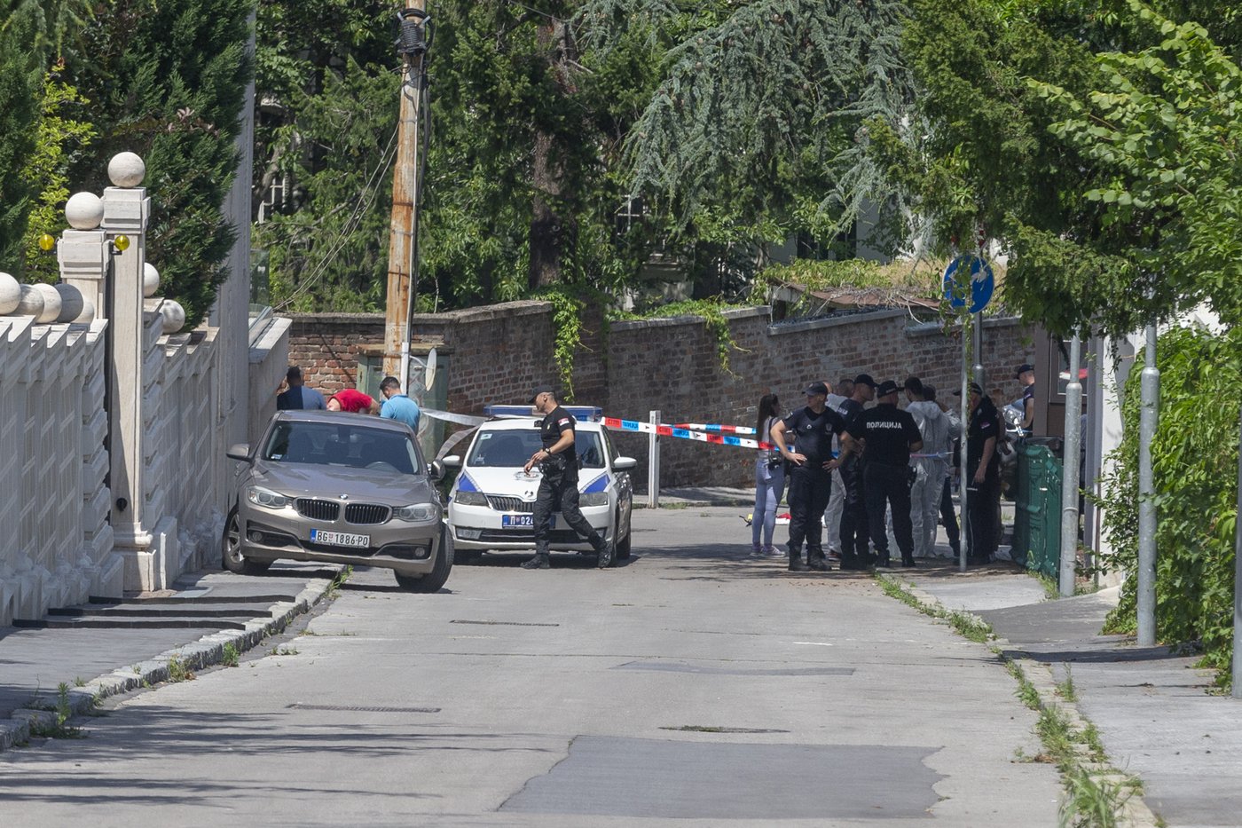 Un assaillant a blessé un policier qui surveillait l’ambassade d’Israël, en Serbie