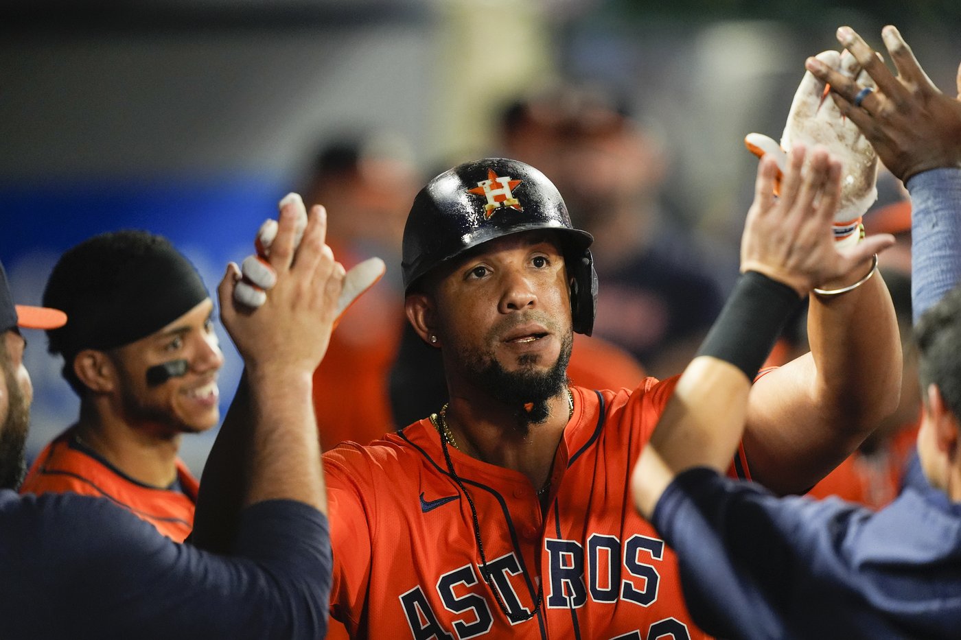 Les Astros de Houston libèrent le vétéran José Abreu à mi-chemin de son contrat