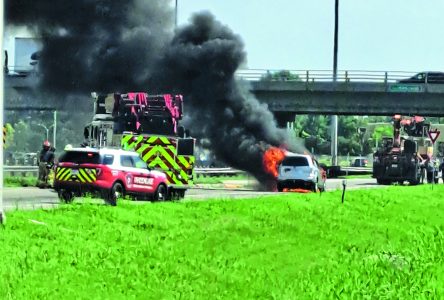 Un véhicule s’enflamme sur l’autoroute 35