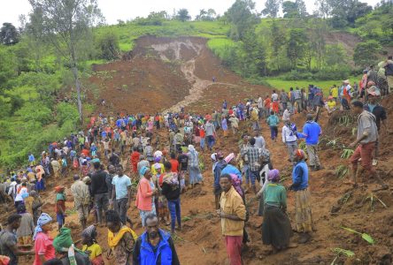 Au moins 157 personnes sont mortes dans un glissement de terrain en Éthiopie