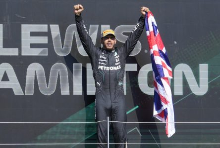 Grand Prix de Grande-Bretagne: Hamilton résiste à Verstappen et l’emporte