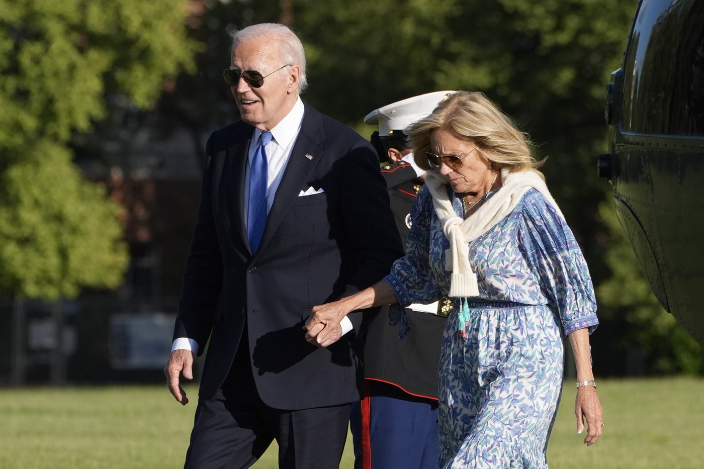 Retrait de Biden: décision altruiste pour les uns, preuve d’inaptitude pour d’autres