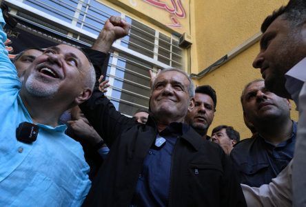 Le réformateur Pezeshkian gagne la présidentielle iranienne face au radical Jalili