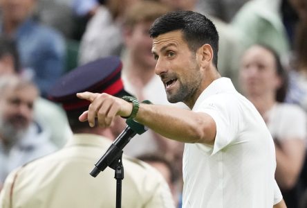 Le Serbe Novak Djokovic se nourrit des huées de la foule au tournoi de Wimbledon