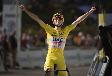 Tadej Pogacar remporte la 15e étape du Tour de France dans les Pyrénées
