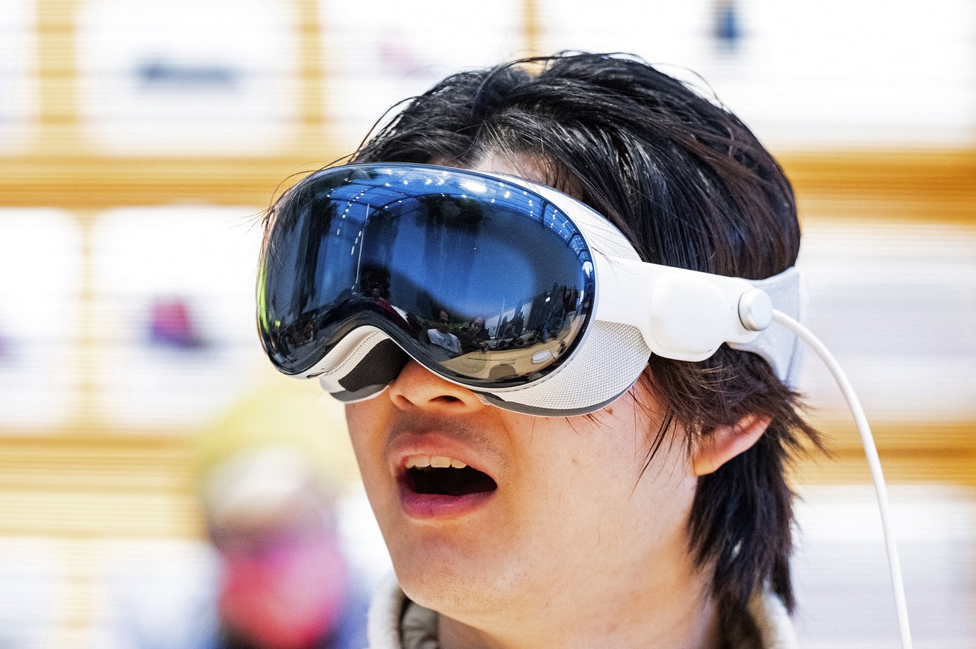 Apple lance son casque de réalité augmentée Vision Pro au Canada
