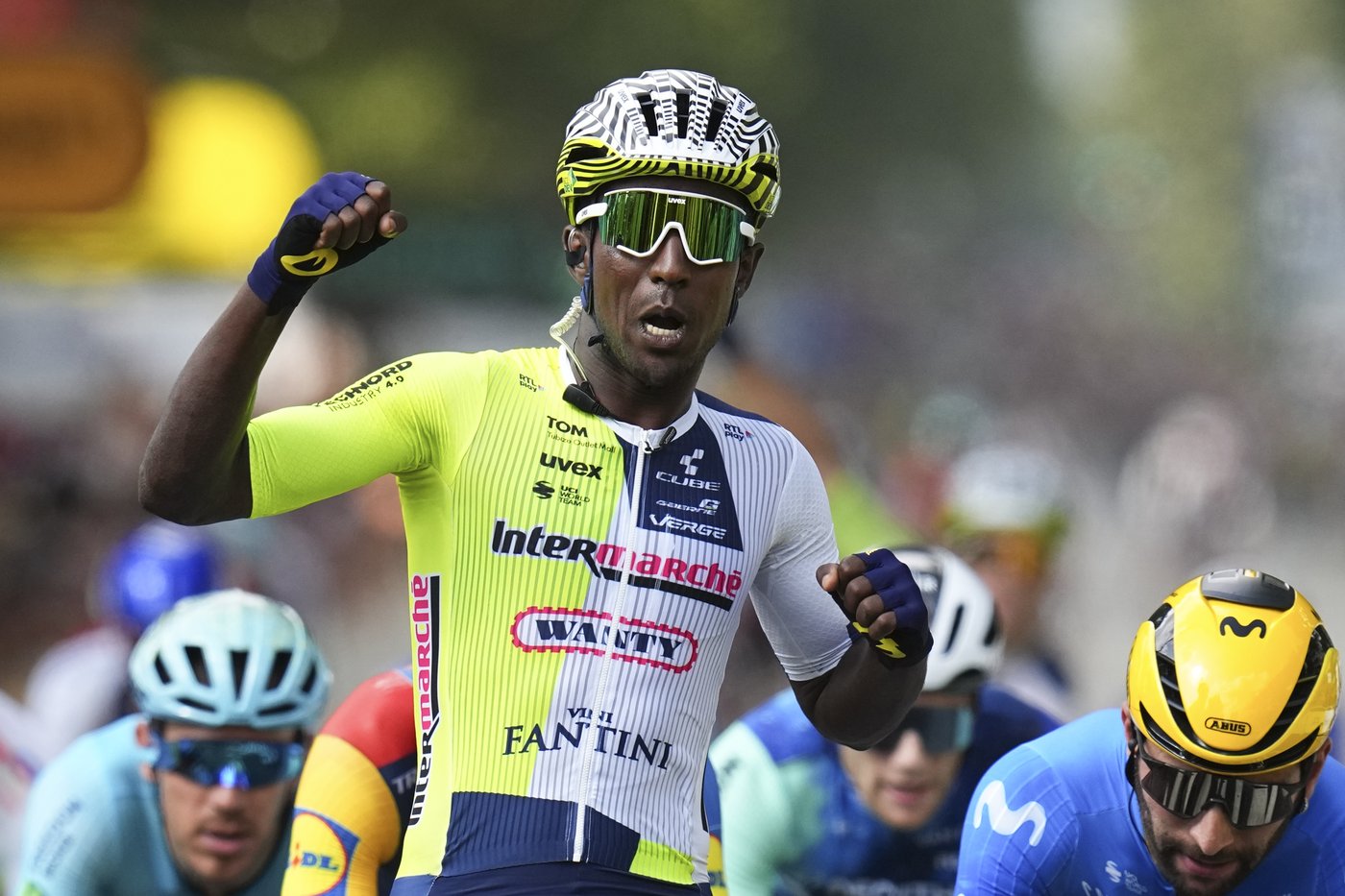 L’Érythréen Biniam Girmay  signe une victoire historique au Tour de France