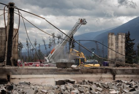Incendies dévastateurs: l’Alberta veut accélérer la reconstruction de Jasper