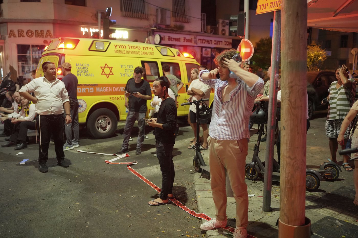 Une attaque aérienne tue une personne et en blesse 10 autres à Tel-Aviv, en Israël