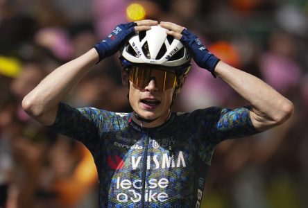 Vingegaard bat Pogacar au sprint et s’adjuge la 11e étape du Tour de France