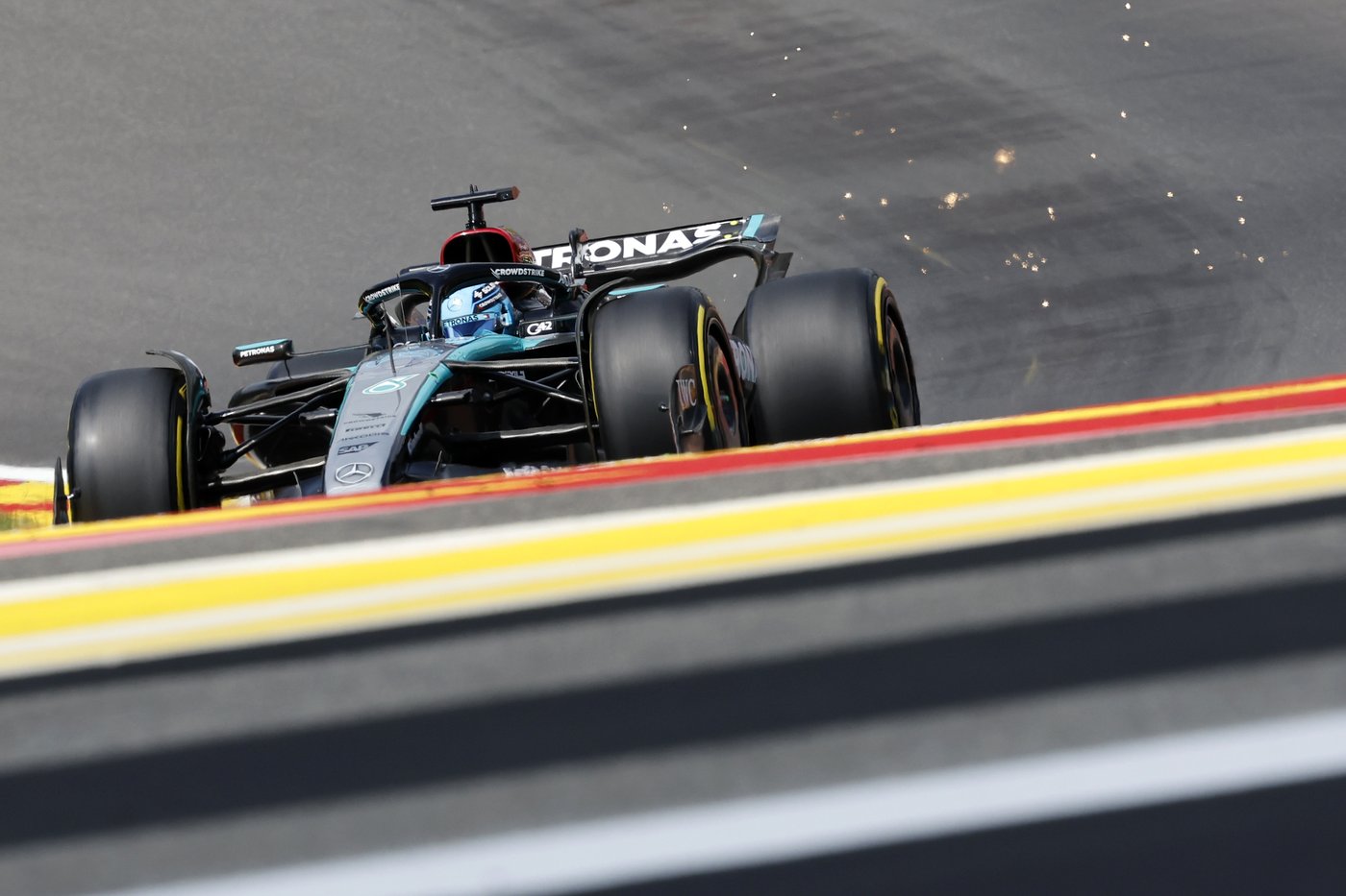 Formule 1: George Russell disqualifié en Belgique, Lewis Hamilton l’emporte