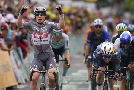 Jasper Philipsen remporte la 13e étape du Tour de France
