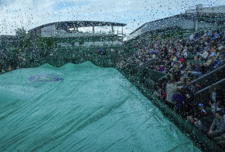Wimbledon: le troisième tour est lancé avec deux heures de retard