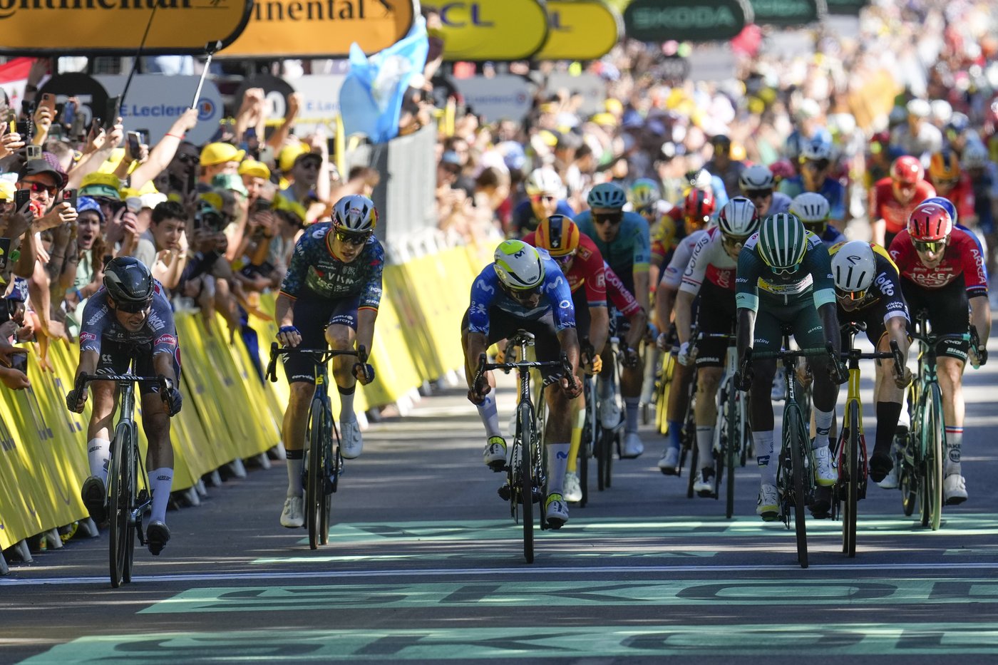 Le sprinter néerlandais Groenewegen a remporté la sixième étape du Tour de France