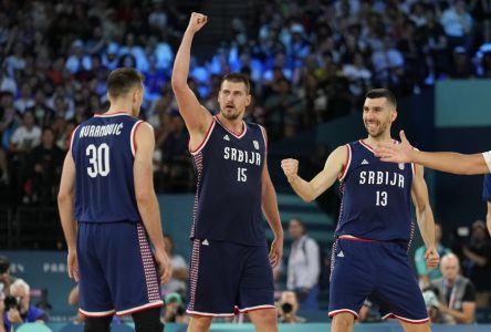 Jokic et la Serbie se ressaisissent et gagnent la médaille de bronze au basketball