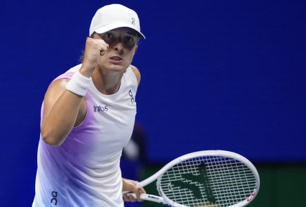 Swiatek domine Pavlyuchenkova 6-4, 6-2 et passe au 4e tour à Flushing Meadows