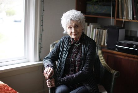 Les appels de victimes augmentent avec l’histoire de la fille d’Alice Munro