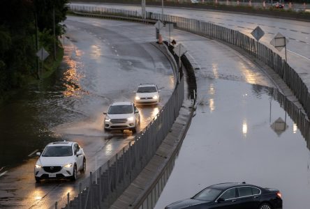 Debby laisse des records de précipitations de pluie au Québec: inondations et pannes