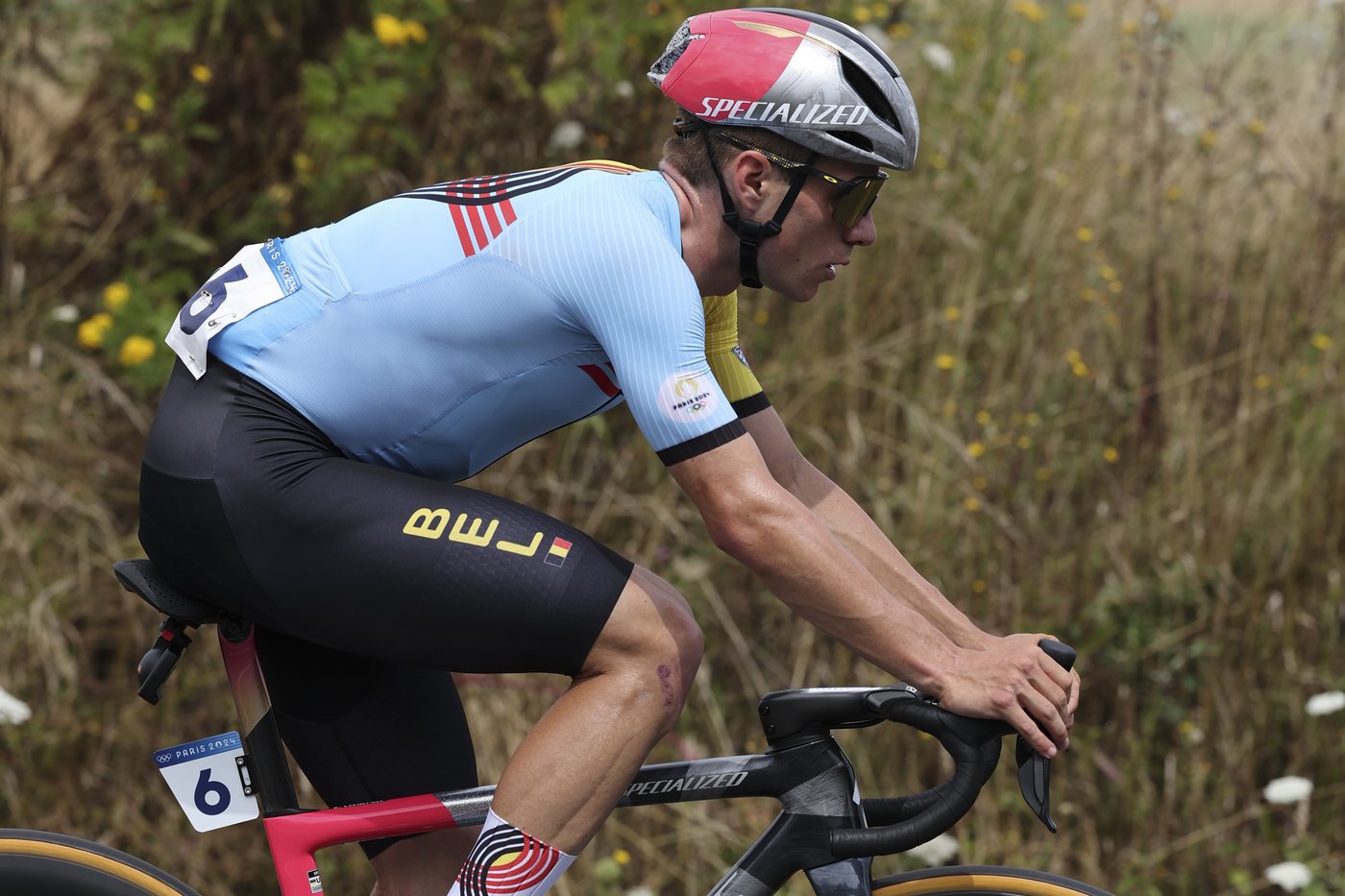 Remco Evenepoel termine son périple de 273 kilomètres avec l’or autour du cou