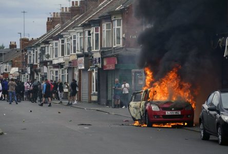 Manifestations au Royaume-Uni: le premier ministre a tenu une réunion d’urgence