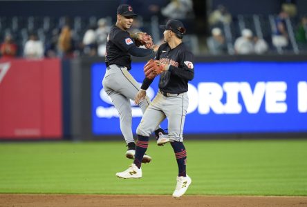 Les Guardians battent les Yankees 9-5 dans le plus long match de la saison