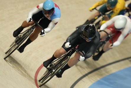 Lauriane Genest et Kelsey Mitchell passent en quarts de finale du keirin