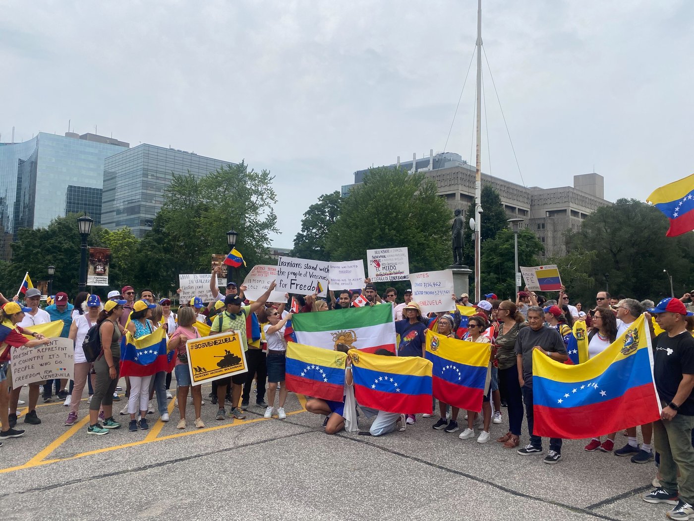 Des manifestants exigent d’Ottawa plus de fermeté après les élections vénézuéliennes