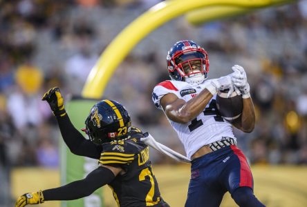 Menés par leur défensive, les Alouettes dominent les Tiger-Cats 33-16