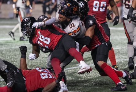 Le Rouge et Noir bat les Lions 34-27 et demeure invaincu à domicile