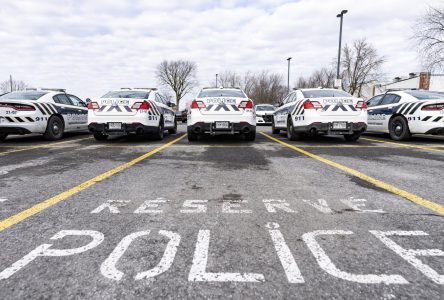 Trois individus ont été arrêtés après avoir tenté de fuir des policiers à Longueuil