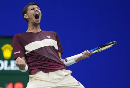 Alexei Popyrin cause la surprise et élimine Novak Djokovic au troisième tour