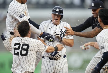 LeMahieu offre la victoire aux Yankees en 10e manche contre les Blue Jays