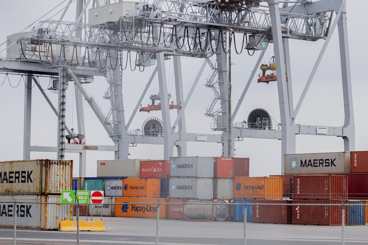 Les débardeurs du port de Montréal appelés à se prononcer sur un mandat de grève