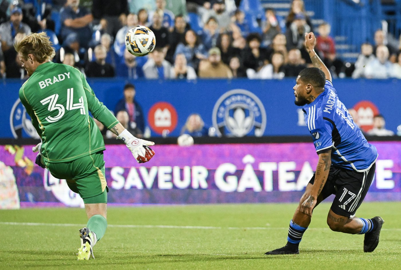 Le CF Montréal offre une belle performance et blanchit le Fire 2-0