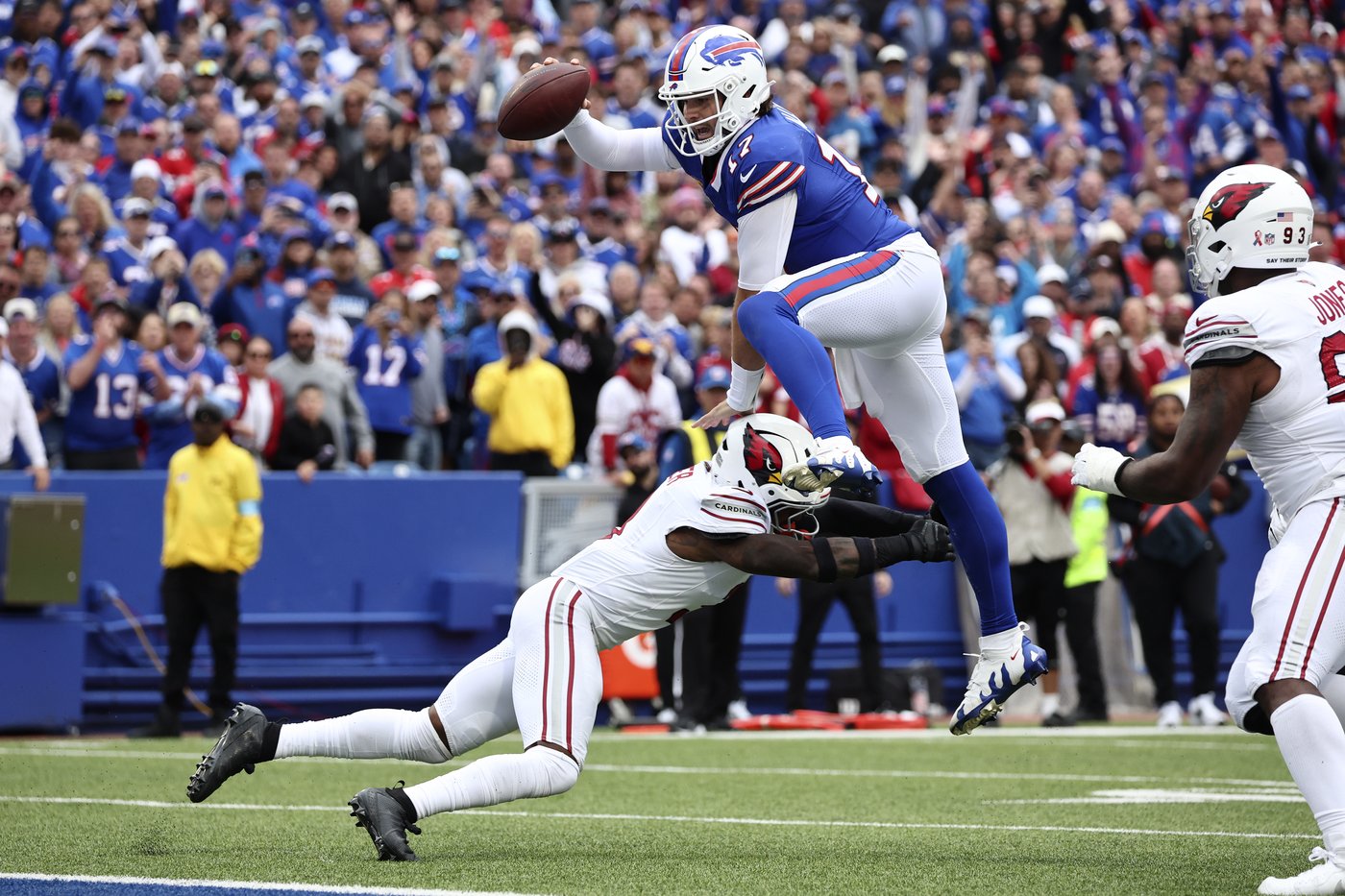 Josh Allen brille dans une victoire de 34-28 des Bills face aux Cardinals