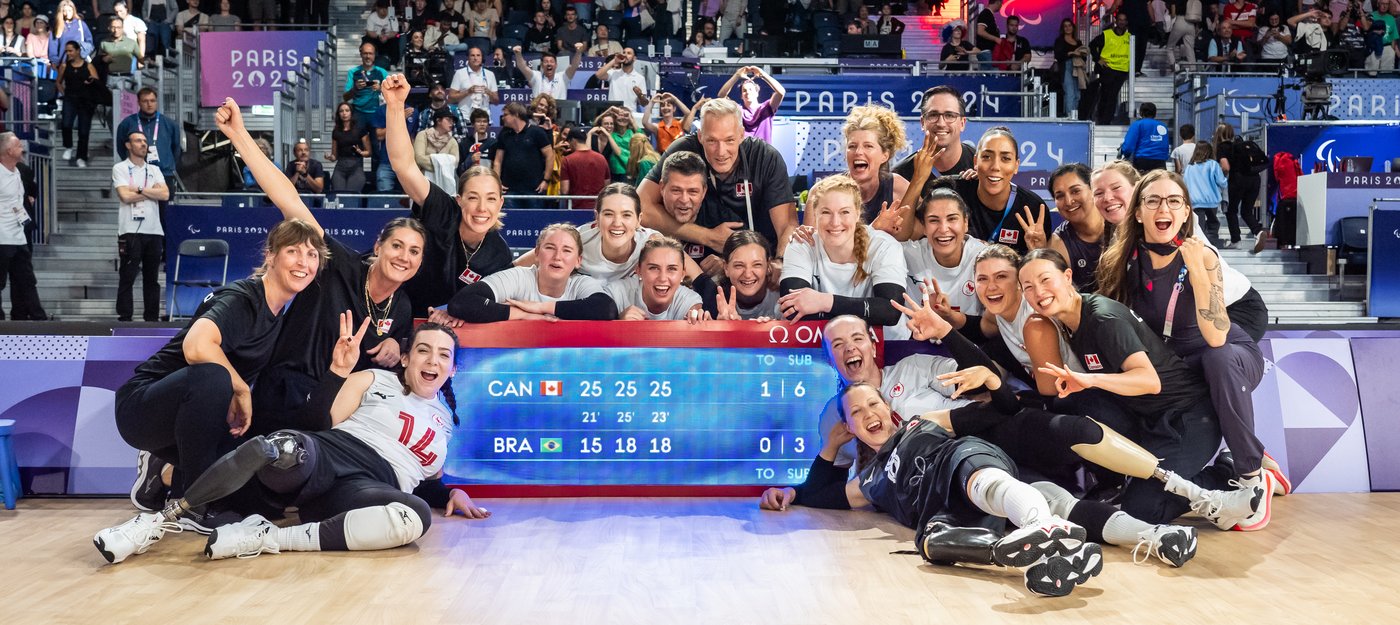 L’équipe canadienne féminine de volleyball assis gagne la médaille de bronze