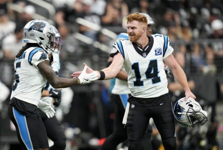 Andy Dalton énergise l’attaque des Panthers, qui battent les Raiders 36-22