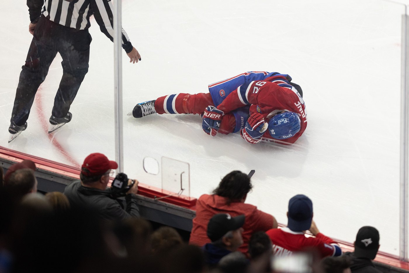 Le Canadien perd 2-1 face aux Maple Leafs, Laine et Reinbacher blessés