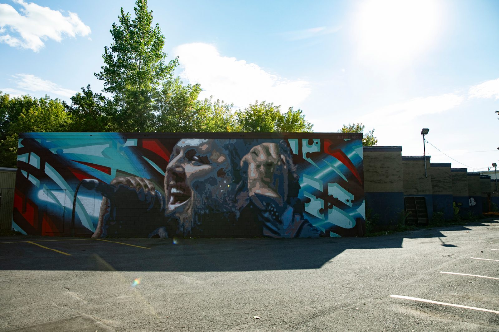 Une murale en l’honneur du chanteur Karl Tremblay dans le Vieux-Saint-Jean